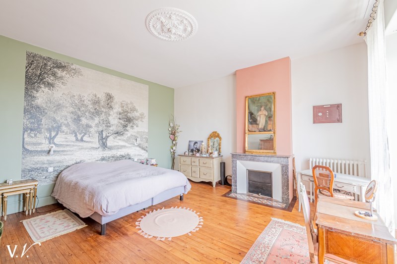 Vente Château LATRESNE - 7 pièces -273 m² - (33360)