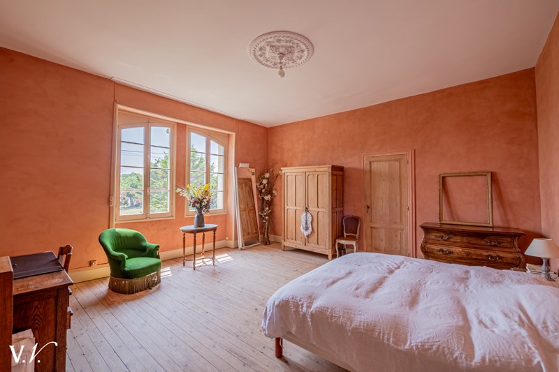 Vente Château LATRESNE - 7 pièces -273 m² - (33360)