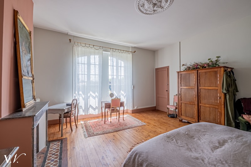 Vente Château LATRESNE - 7 pièces -273 m² - (33360)