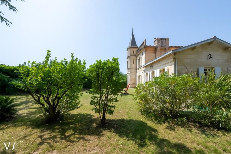 Vente Château LATRESNE - 7 pièces -273 m² - (33360)