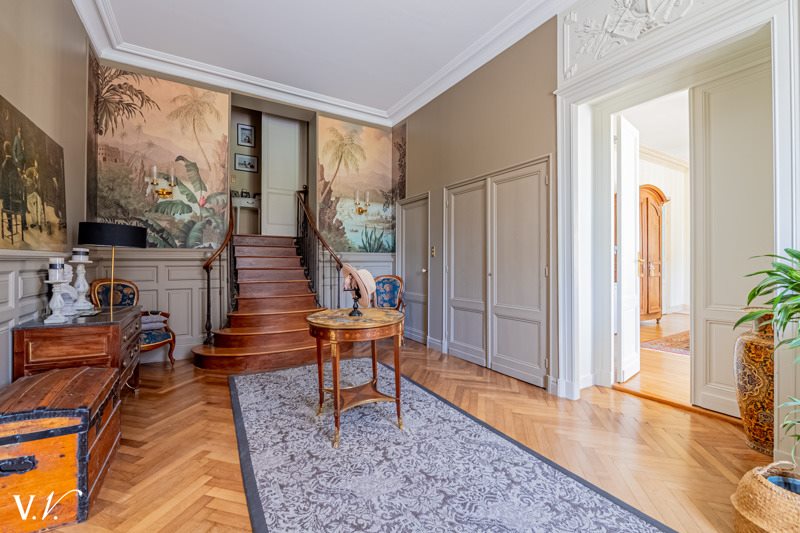 Vente Château LEOGNAN - 12 pièces -600 m² - (33850)