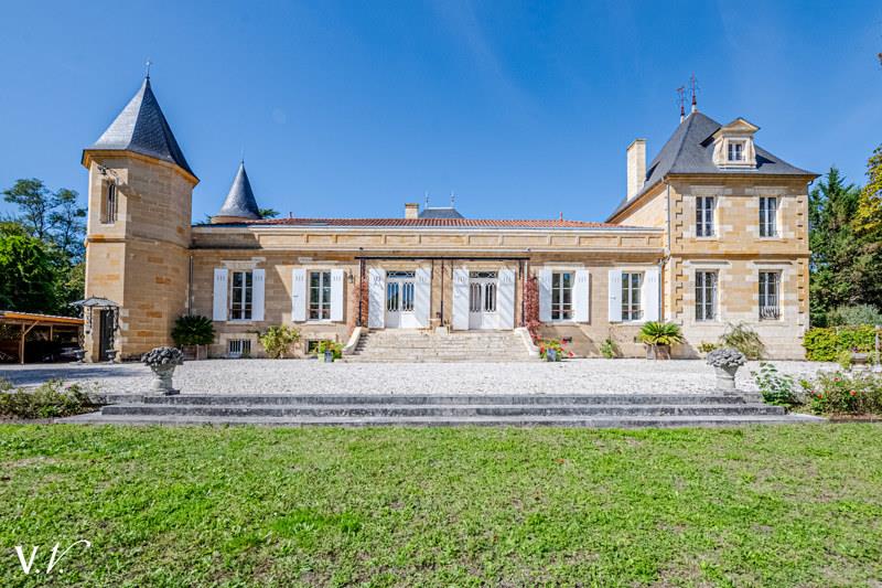 Vente Château LEOGNAN - 12 pièces -600 m² - (33850)