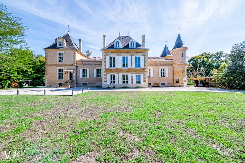 Vente Château LEOGNAN - 12 pièces -600 m² - (33850)