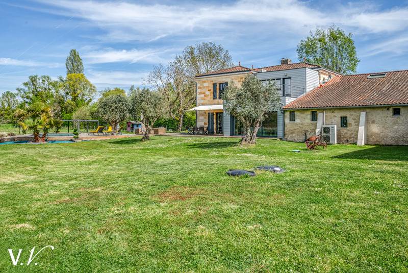 Vente Maison Izon - 7 pièces -330 m² - (33450)
