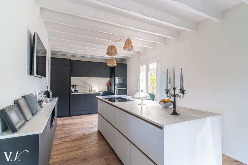 Vente Maison SANGUINET - 7 pièces -201 m² - (40460)