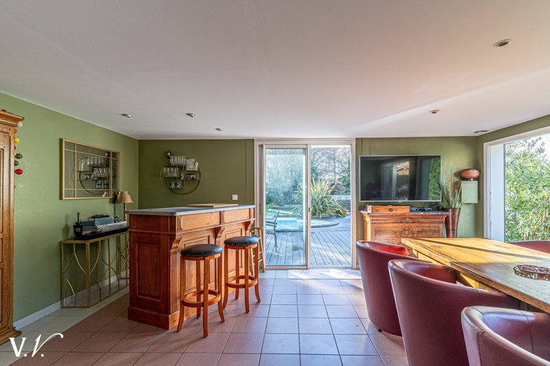 Vente Maison SANGUINET - 7 pièces -201 m² - (40460)