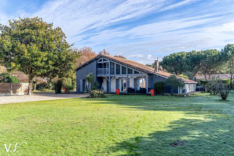 Vente Maison SANGUINET - 7 pièces -201 m² - (40460)