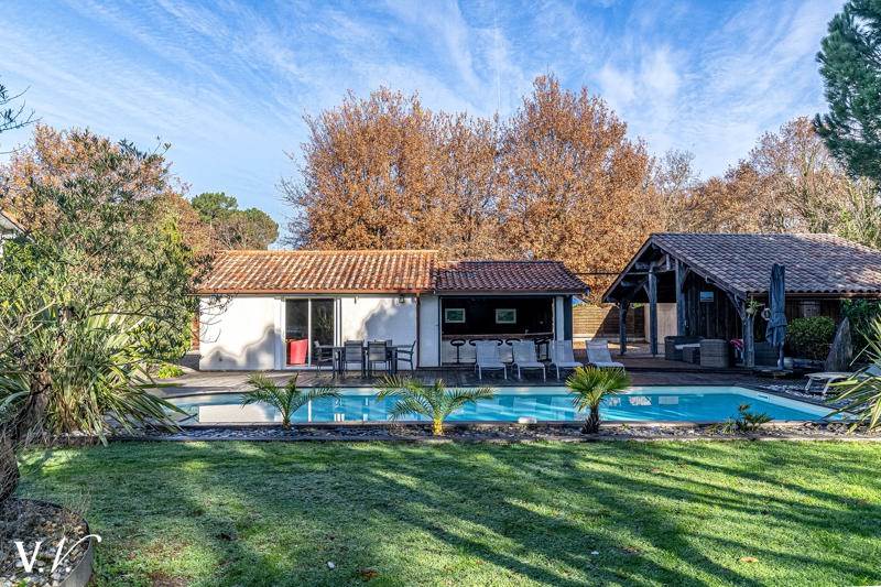 Vente Maison SANGUINET - 7 pièces -201 m² - (40460)