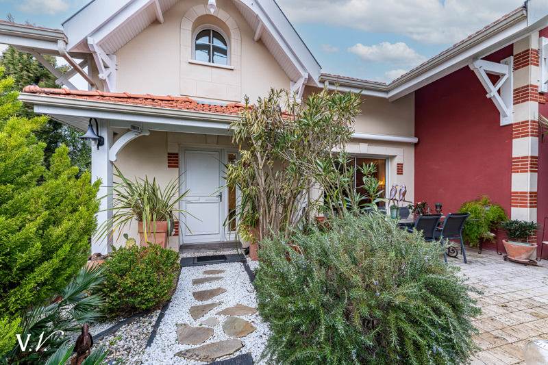 Vente Maison ARCACHON - 5 pièces -142 m² - (33120)