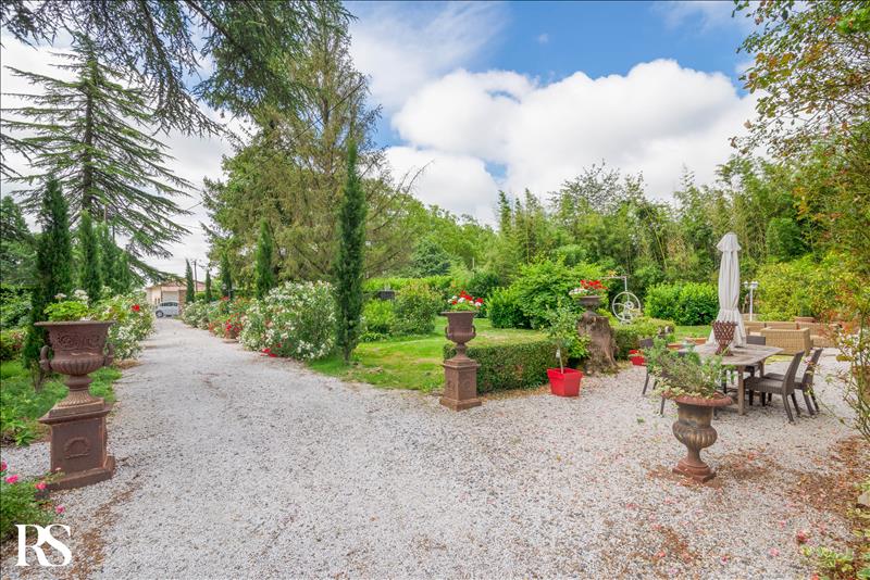 Vente Maison LISLE SUR TARN - 11 pièces -291 m² - (81310)
