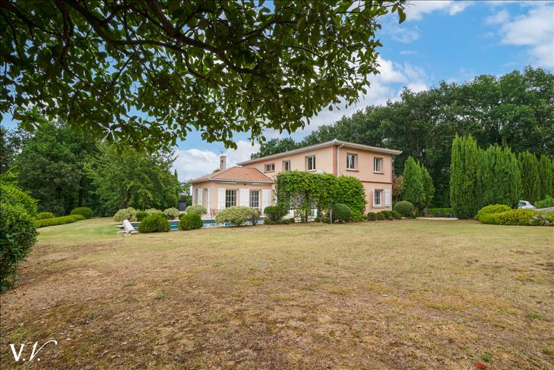 Vente Maison SAUBENS - 6 pièces -250 m² - (31600)