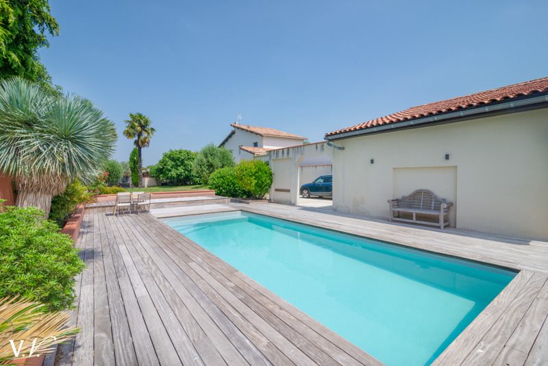 Vente Maison CORNEBARRIEU - 6 pièces -306 m² - (31700)