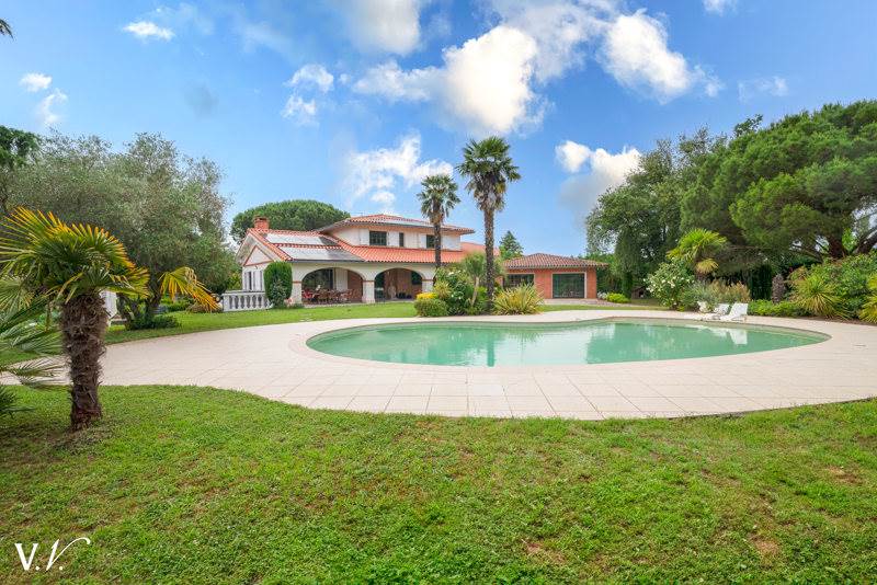 Vente Maison TOURNEFEUILLE - 8 pièces -308 m² - (31170)