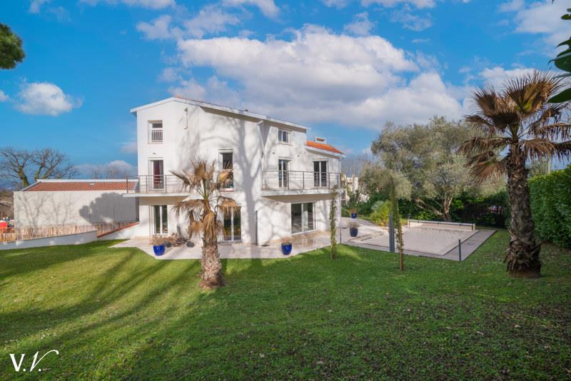 Vente Maison RAMONVILLE ST AGNE - 8 pièces -221 m² - (31520)