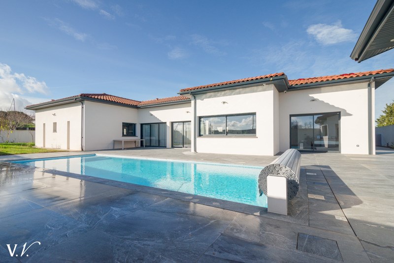 Vente Maison PECHBONNIEU - 6 pièces -229 m² - (31140)