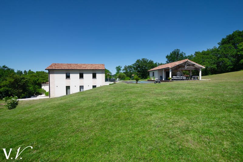 Vente Maison CARBONNE - 5 pièces -234 m² - (31390)