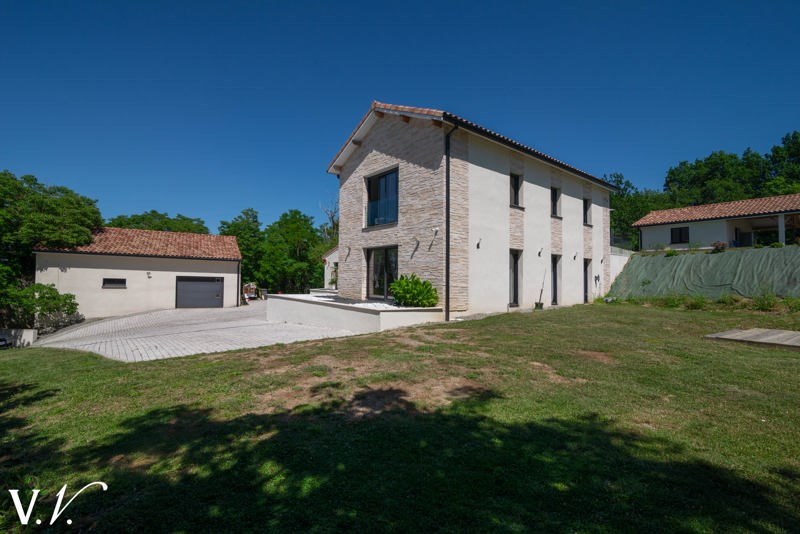 Vente Maison CARBONNE - 5 pièces -234 m² - (31390)