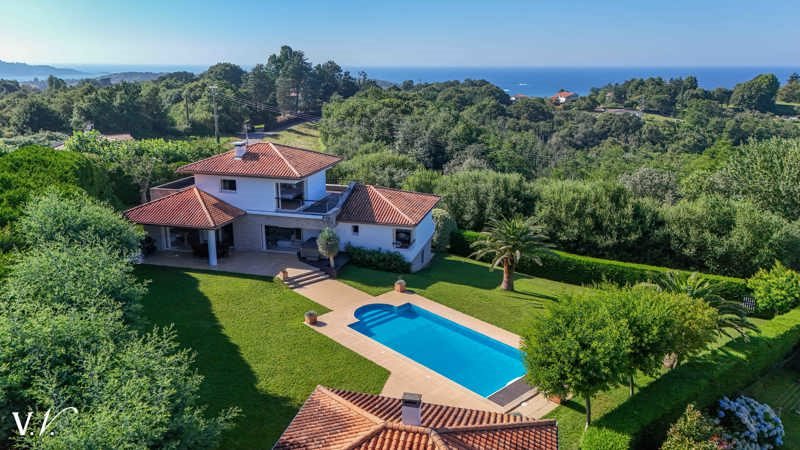 Maison 7 pièces 235 m² · à Urrugne · 235 m² · 2 390 000 €