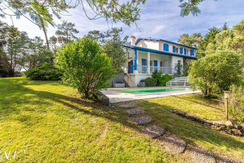 Vente Maison CAPBRETON - 10 pièces -218 m² - (40130)