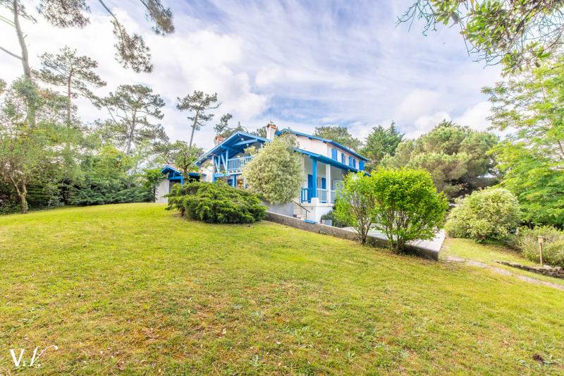 Vente Maison CAPBRETON - 10 pièces -218 m² - (40130)