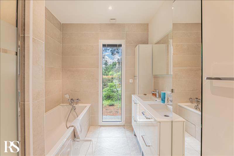 Vente Maison ST AVERTIN - 7 pièces -247 m² - (37550)