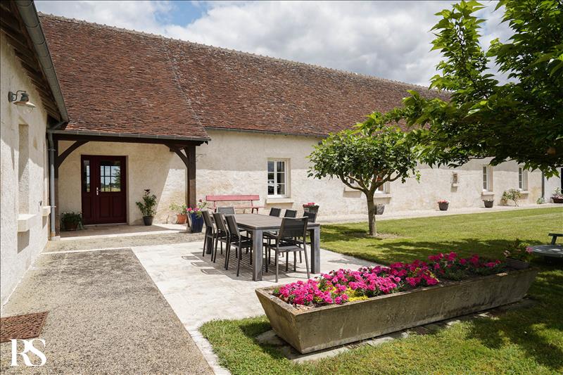 Maison 8 pièces 244 m² · à Limeray · 244 m² · 649 880 €