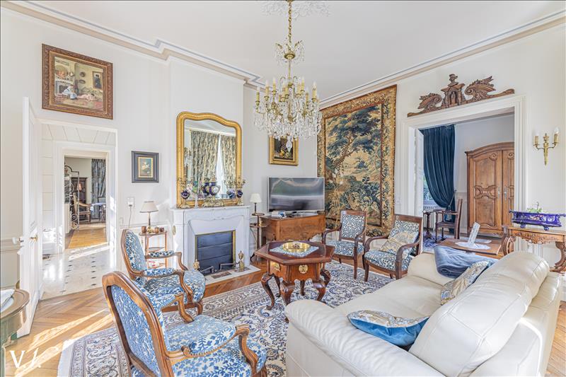 Vente Maison BLERE - 13 pièces -285 m² - (37150)