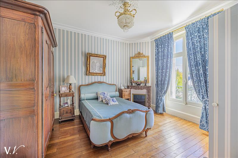 Vente Maison BLERE - 13 pièces -285 m² - (37150)