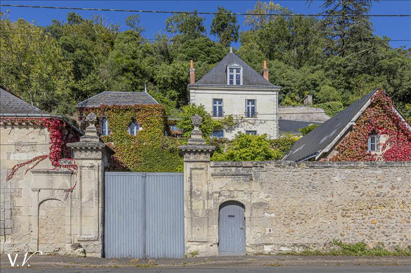 Vente Maison ST ETIENNE DE CHIGNY - 16 pièces -400 m² - (37230)