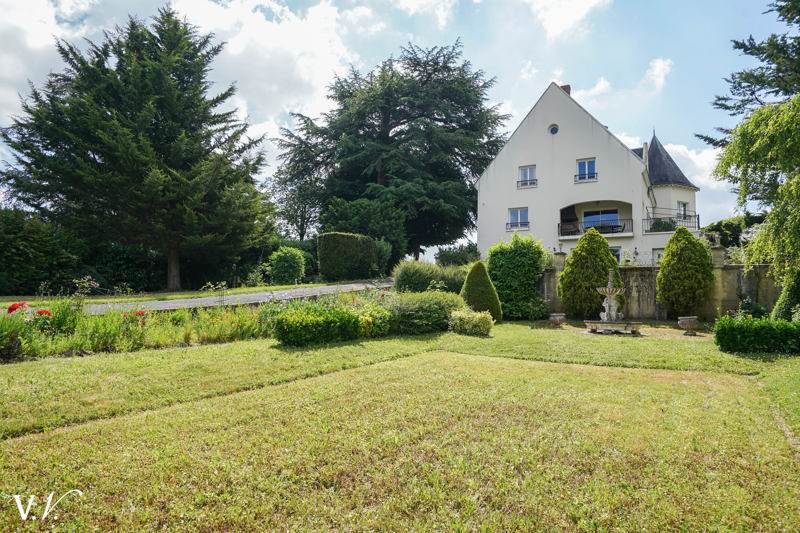 Vente Maison ROCHECORBON - 11 pièces -315 m² - (37210)