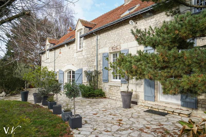 Maison 7 pièces 286 m² · à Verneuil-le-Château · 286 m² · 734 900 €