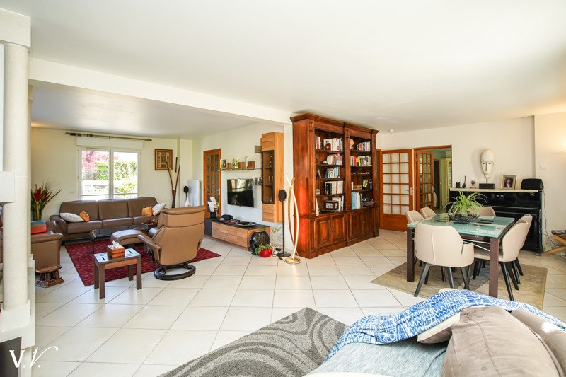Vente Maison CHAMBRAY LES TOURS - 8 pièces -263 m² - (37170)